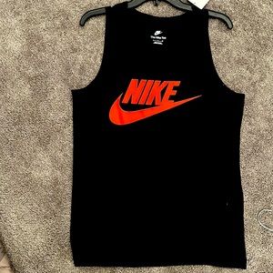 Men sleeveless shirt. Size Small